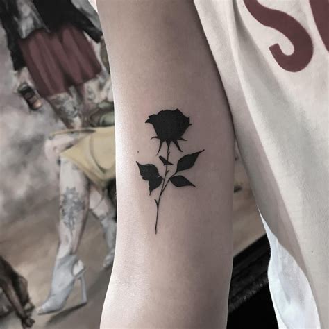 rosa negra tatoo|Rosa negra 